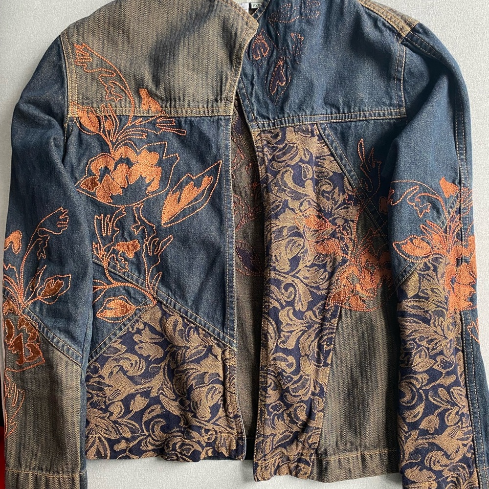 Cold water creek embroidered XS jacket